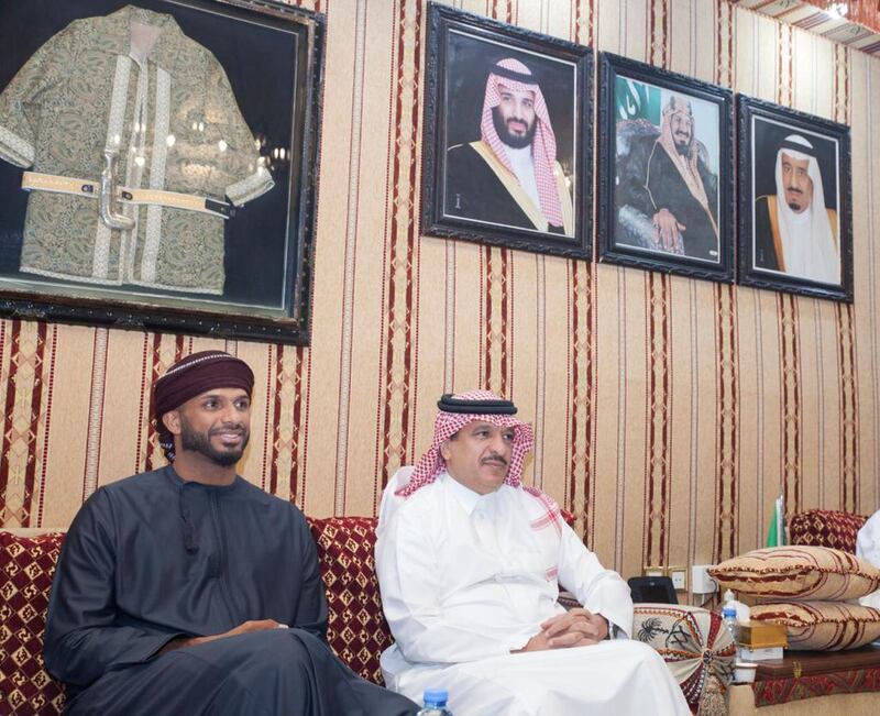 السفير السعودي يحتفي بعدد من اللاعبين العمانيين