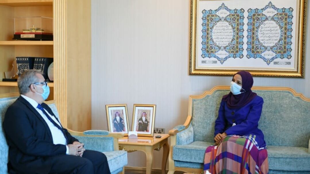 الشيبانية تستعرض وضع التعليم مع ممثل منظمة الصحة العالمية