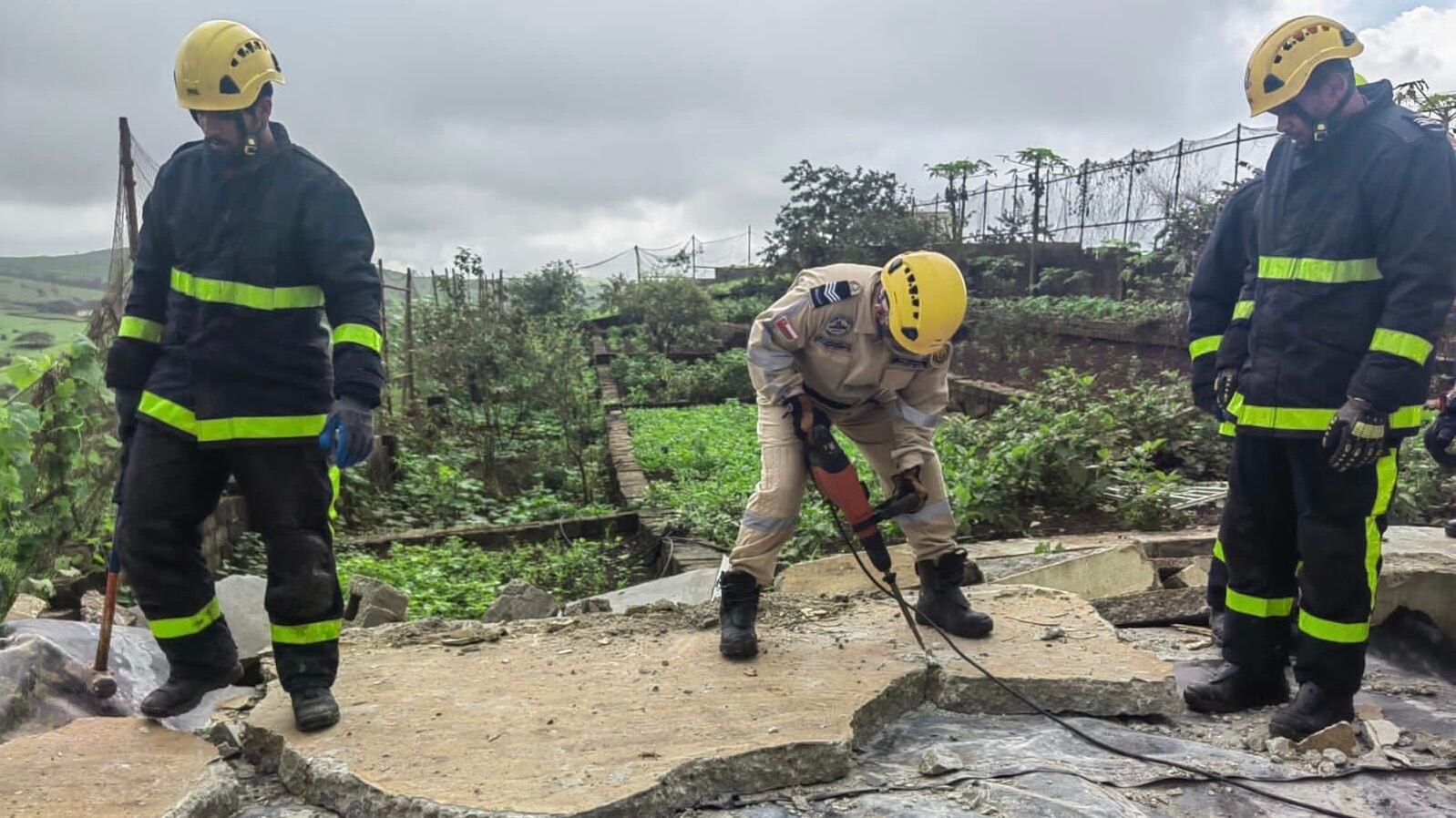 وفاة شخص في انهيار غرفة بظفار