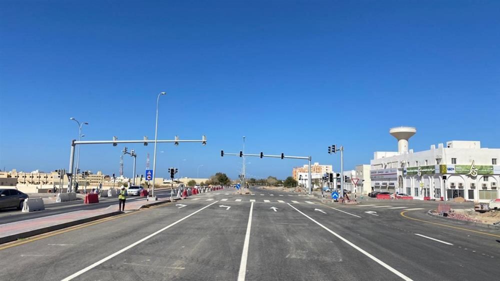 بأعلى مواصفات الهندسة والسلامة المرورية: مشاريع طرق جديدة في صور