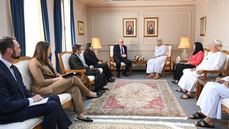 جهود عمانية متواصلة للأزمة اليمنية