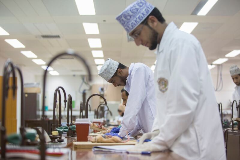 بالصور: بيت للحيوانات الصغيرة في جامعة السلطان قابوس، فماذا تعرف عنه؟