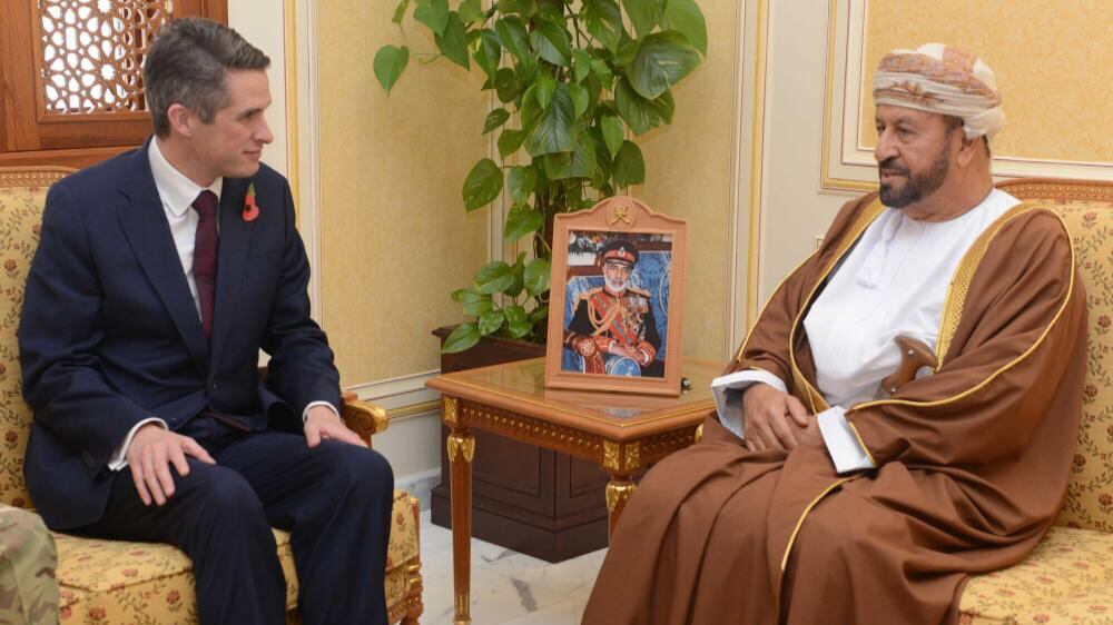 السلطنة وبريطانيا تبرمان اتفاقية دفاع مشترك وتصدران بيانًا