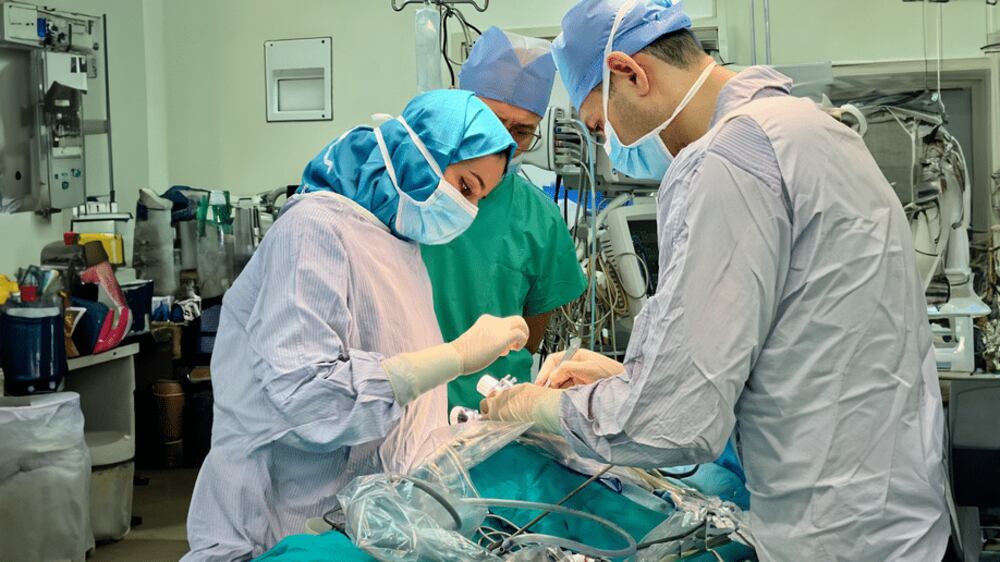 نجاح عملية نوعية ومعقدة لطفل في المستشفى السلطاني