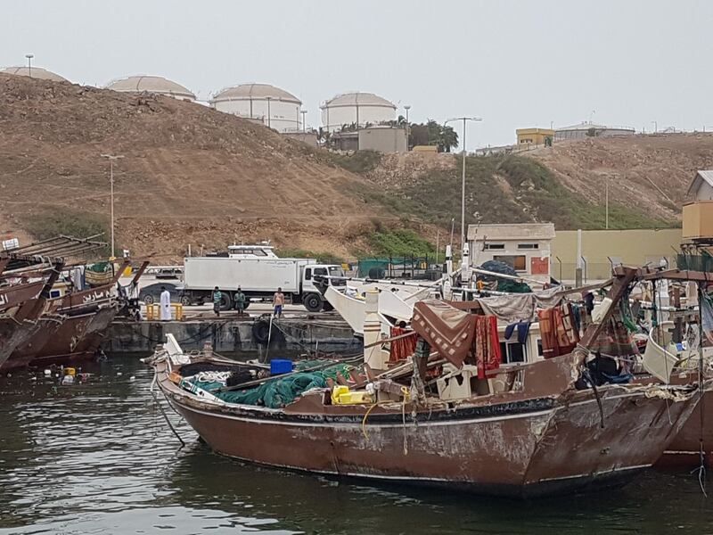 بالصور: أضرار مكونو في السفن “محلك سر” والصيادون يُناشدون: مصدر رزقنا في خطر