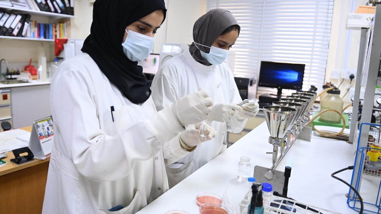 نحتفي به بعد غد: ماذا تقول للمرأة العمانية في يومها السنوي؟