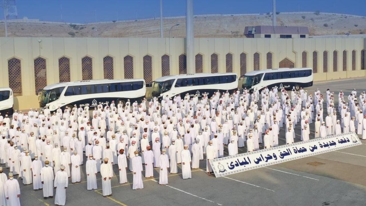 فوج جديد من المواطنين يلتحق بشرطة عمان السلطانية