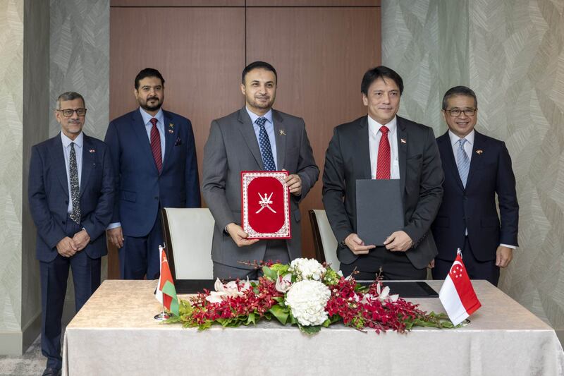 منها تعزيز هوية العلامة التجارية للدولة، إليك تفاصيل مذكرتي التفاهم بين سلطنة عُمان وسنغافورة