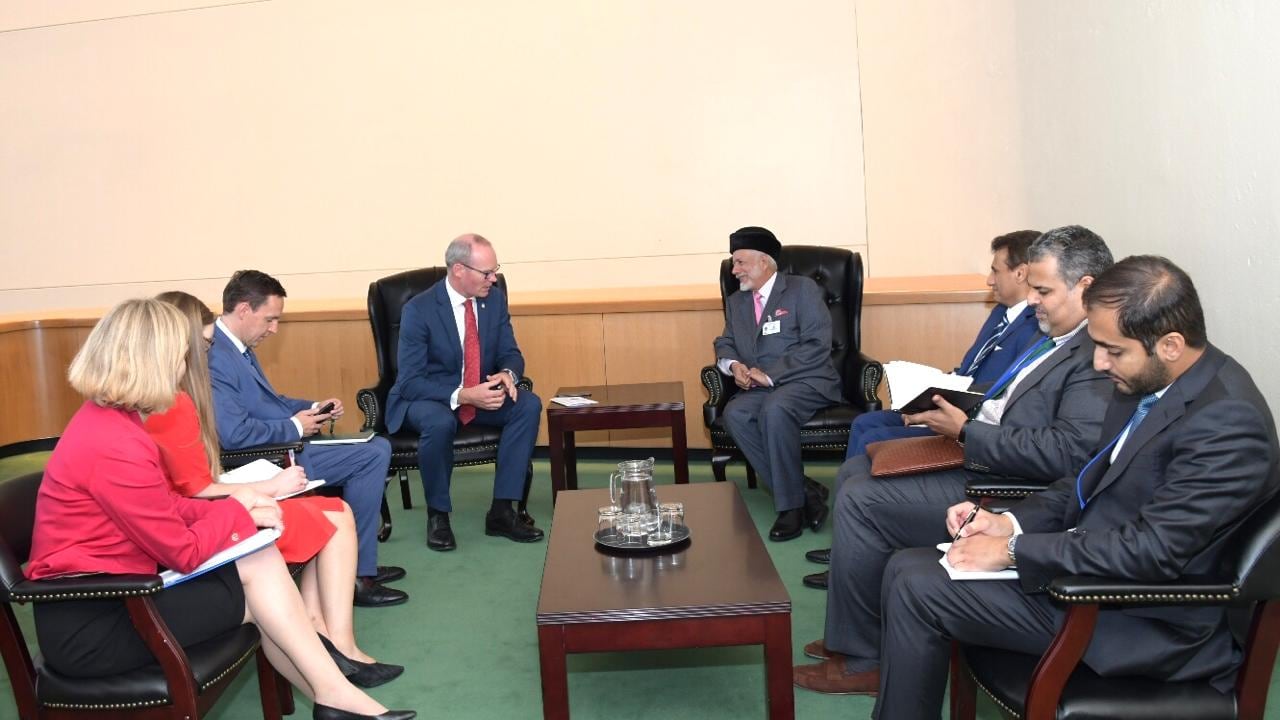 لقاءات واجتماعات لبن علوي في أمريكا.. ووزير أوروبي يقول: جئت لأستمع للحكمة العُمانية