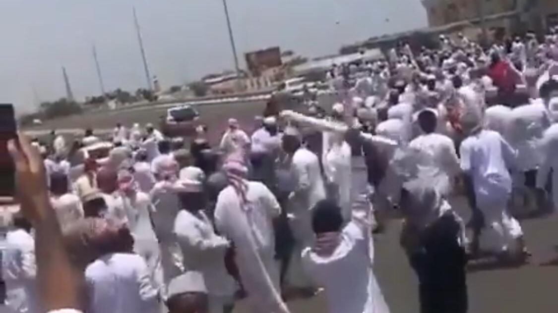 مواطنون يعربون عن استيائهم من تصرفات بعض الأشخاص في صحار