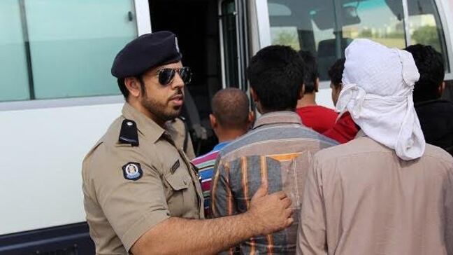 في مشهد متكرر.. رصد متسللين وترحيل آخرين