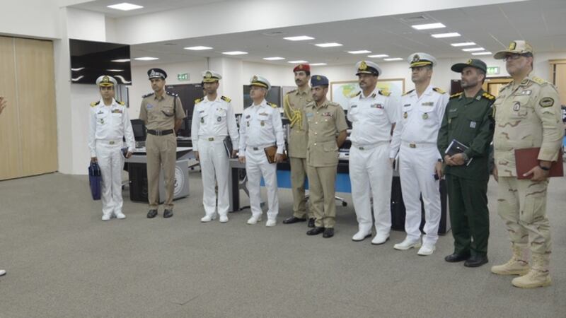 وفد إيراني يتعرف على مهام وأدوار مركز الأمن البحري