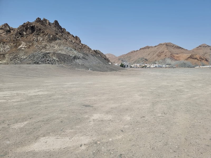 بالصور: معاناة سكّان “عينت” هل تجد لها آذانا صاغية؟