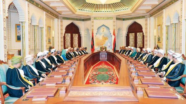 مجلس الوزراء الموقر.. متى أنشئ، وما اختصاصاته والمراسيم المتعلقة به؟