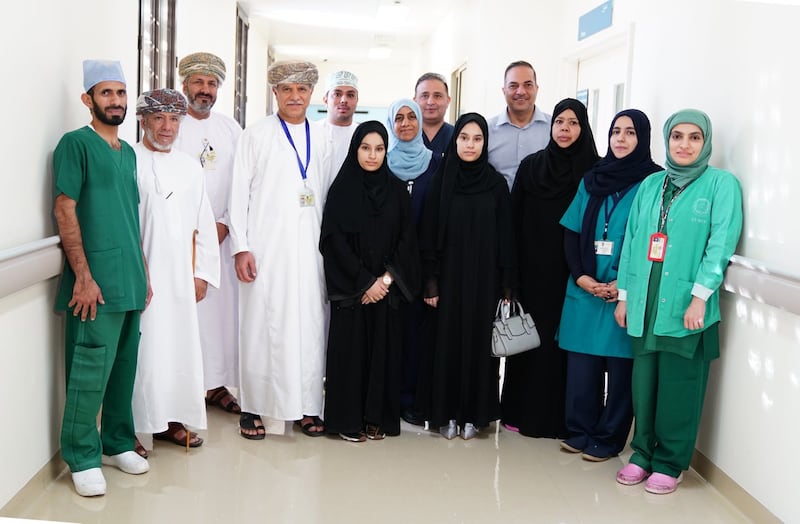 إنجاز في مستشفى جامعة السلطان قابوس: إجراء عملية جراحية تعد الـ4 عالميًا