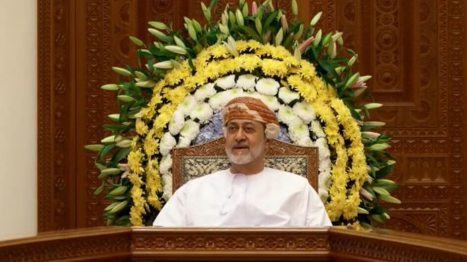 إليك أبرز ما جاء في لقاء جلالة السلطان برجال أعمال وأصحاب مؤسسات صغيرة ومتوسطة